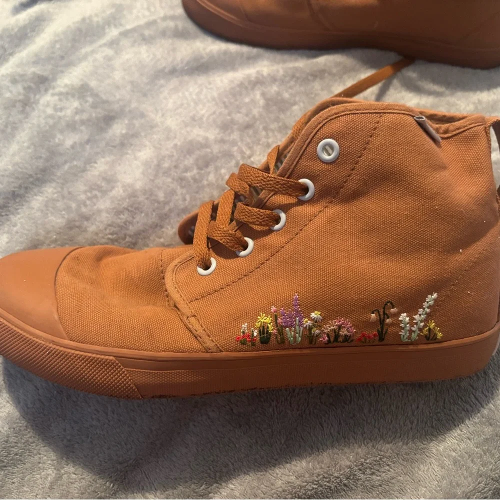 BANGS Size 8 High-Top Sneakers in Rust Orange - Picture 2 of 4